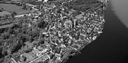 Candes-Saint-Martin