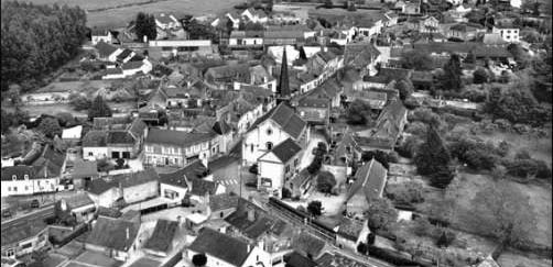 Cléré-les-Pins.